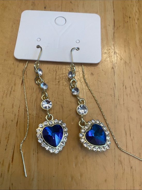 Jewelry - Gold tone threaded Blue Heart Drop Earrings with Crystal Accents NEW NIP